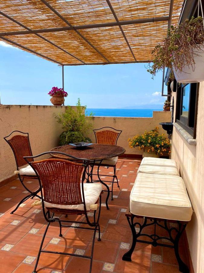 La Casa Nel Borgo Bed & Breakfast Сан Никола Арчела Екстериор снимка