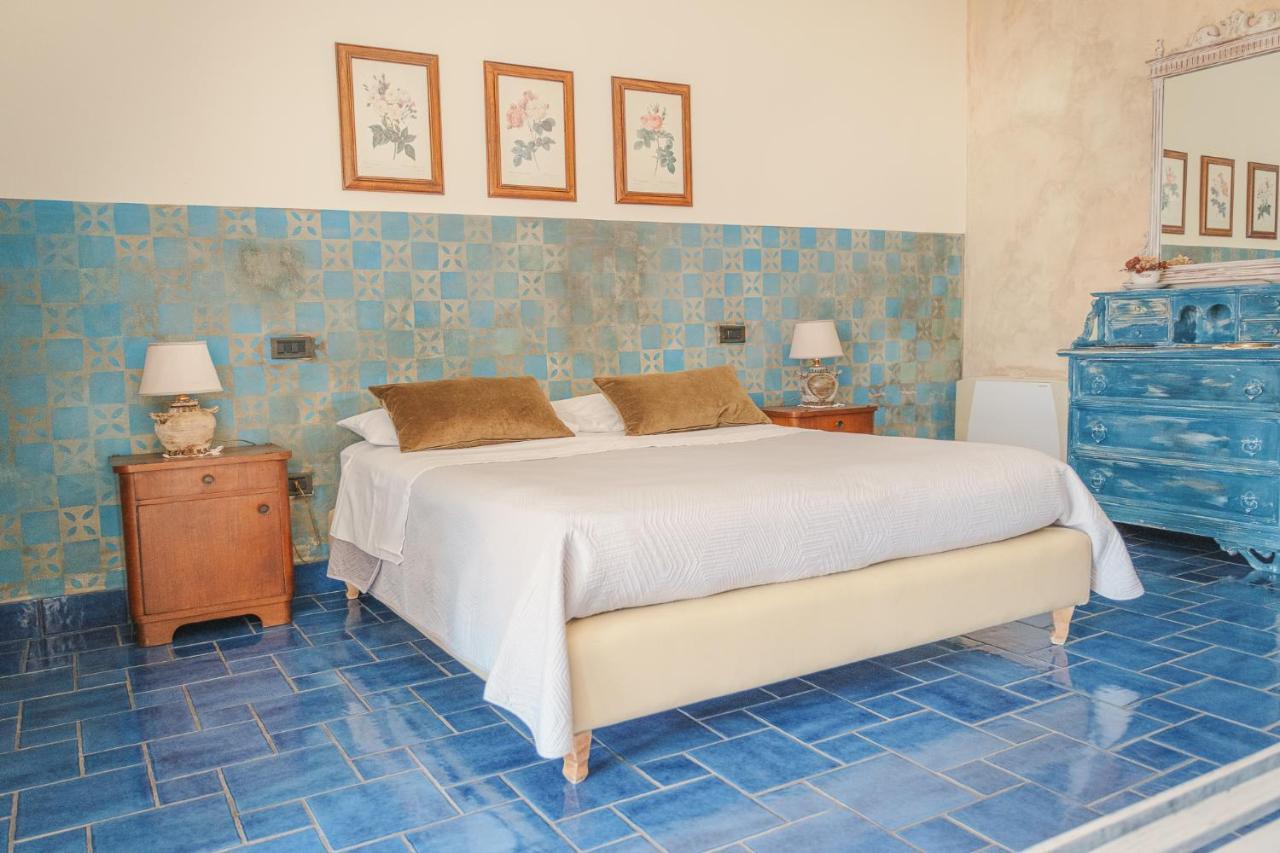 La Casa Nel Borgo Bed & Breakfast Сан Никола Арчела Екстериор снимка