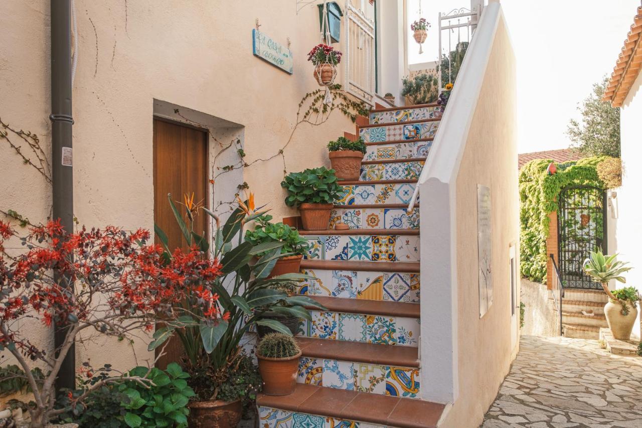 La Casa Nel Borgo Bed & Breakfast Сан Никола Арчела Екстериор снимка