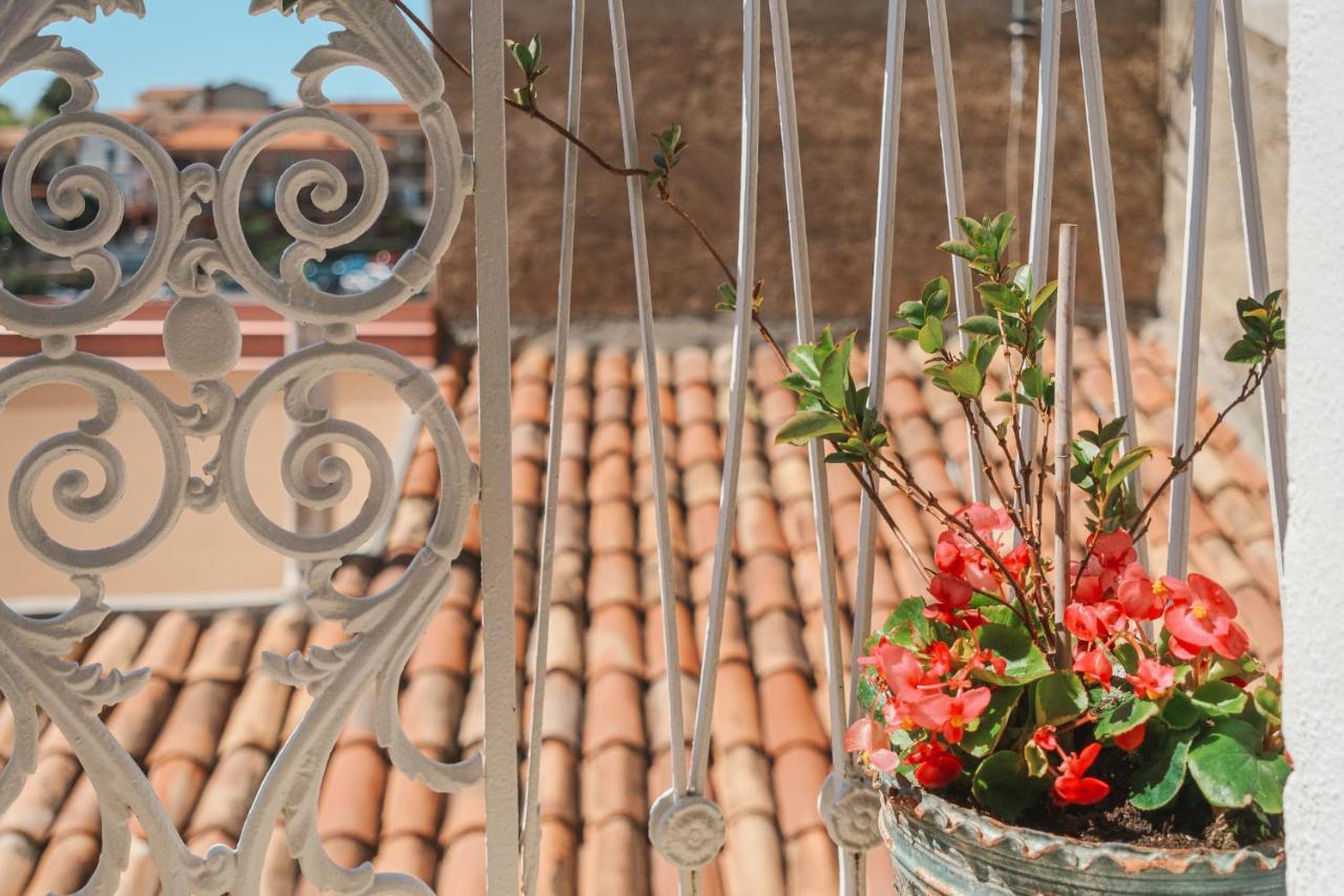 La Casa Nel Borgo Bed & Breakfast Сан Никола Арчела Екстериор снимка