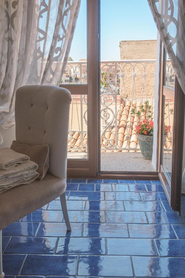 La Casa Nel Borgo Bed & Breakfast Сан Никола Арчела Екстериор снимка